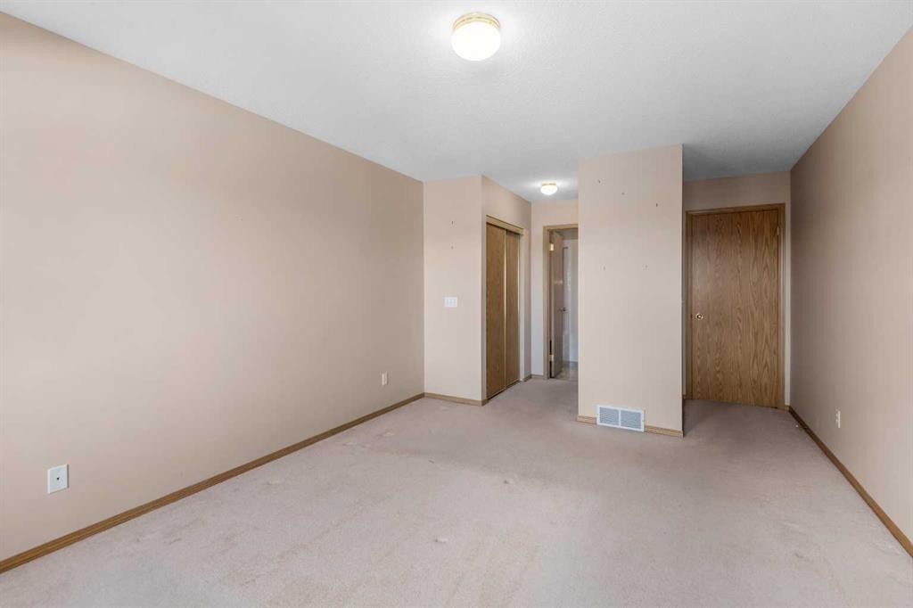 115 Chaparral Point Se, Calgary, AB - Indoor Photo Showing Other Room