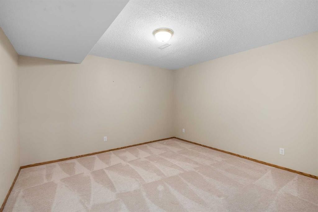 115 Chaparral Point Se, Calgary, AB - Indoor Photo Showing Other Room