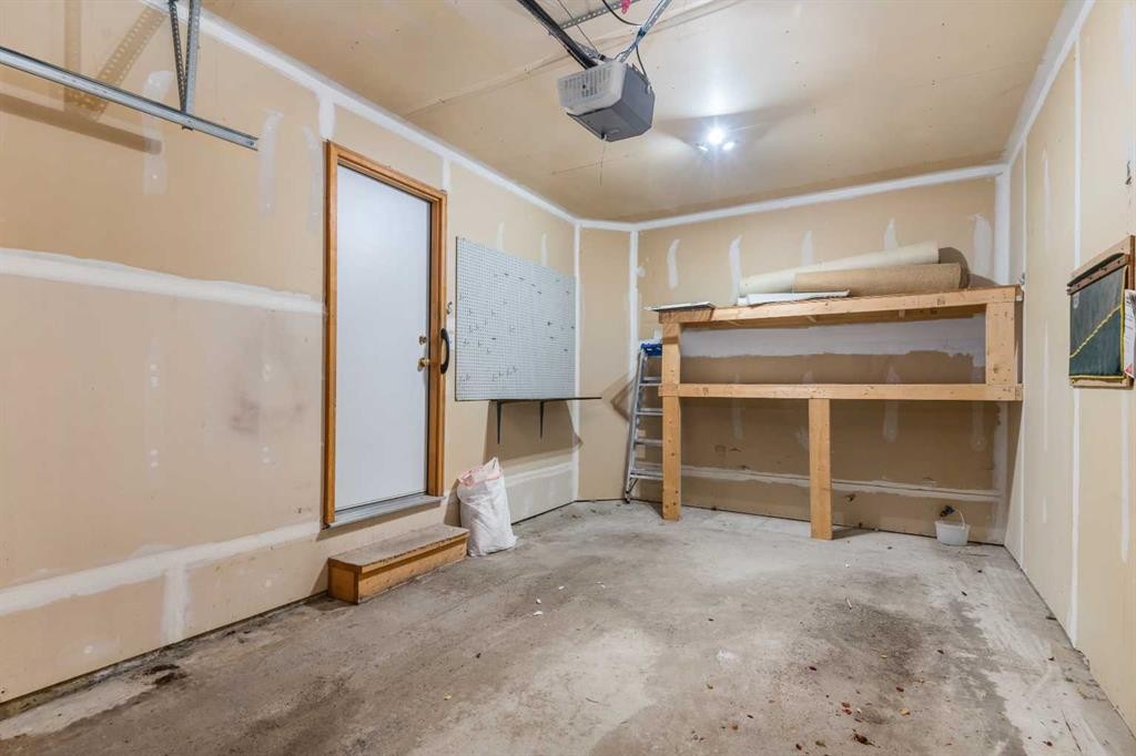115 Chaparral Point Se, Calgary, AB - Indoor Photo Showing Other Room