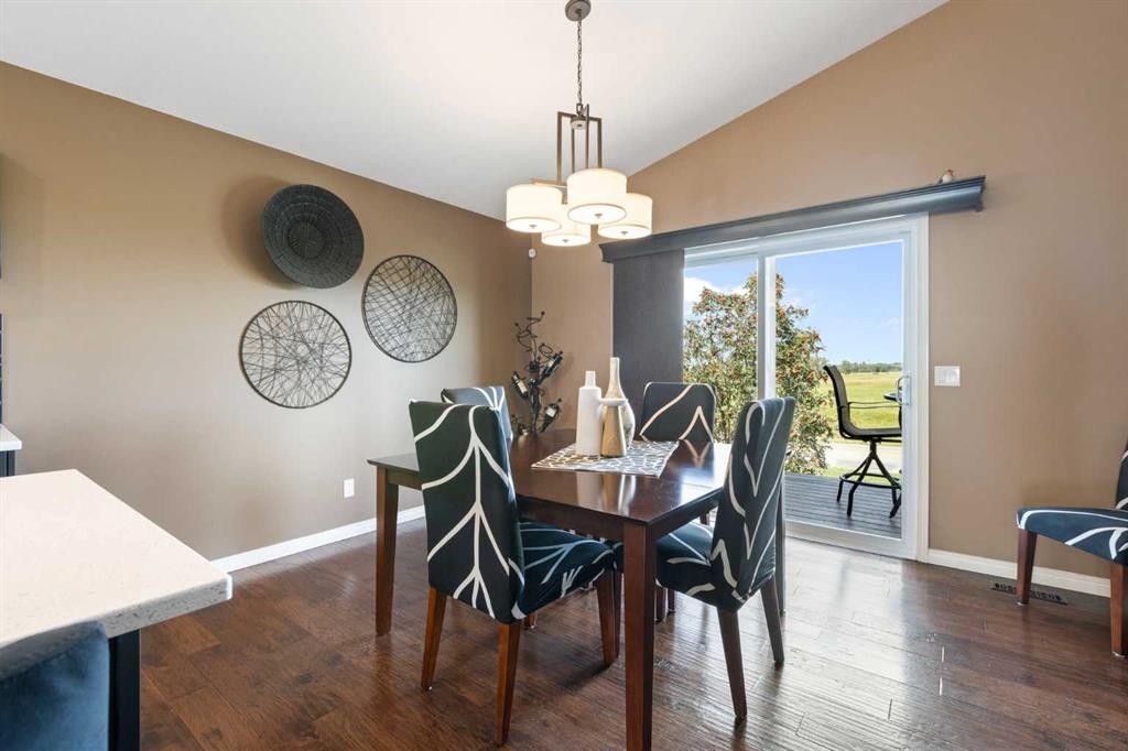164 Hillcrest Boulevard, Strathmore, AB - Indoor Photo Showing Dining Room