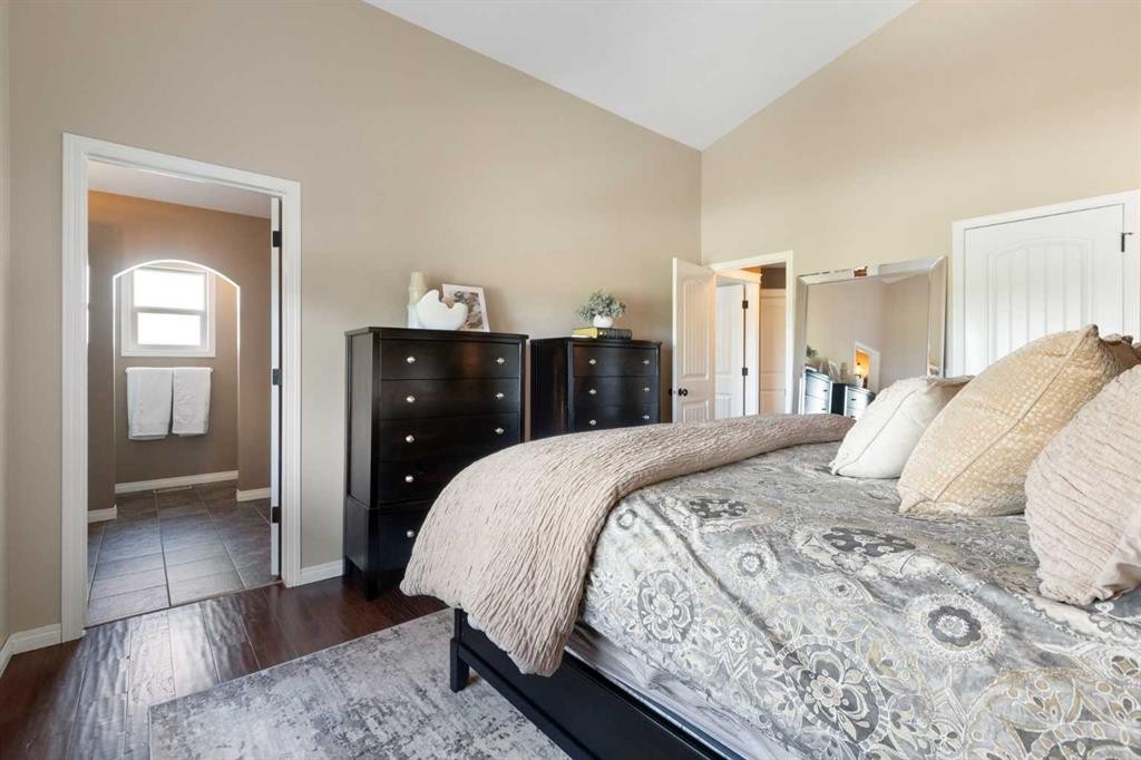 164 Hillcrest Boulevard, Strathmore, AB - Indoor Photo Showing Bedroom