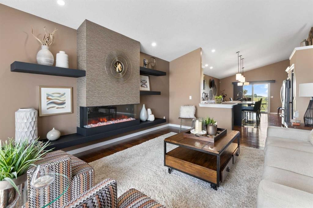 164 Hillcrest Boulevard, Strathmore, AB - Indoor Photo Showing Living Room With Fireplace