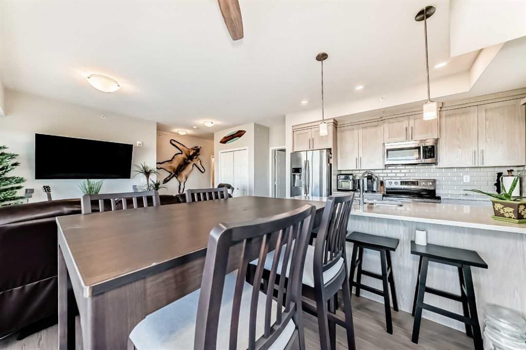 409-4150 Seton Drive Se, Calgary, AB - Indoor