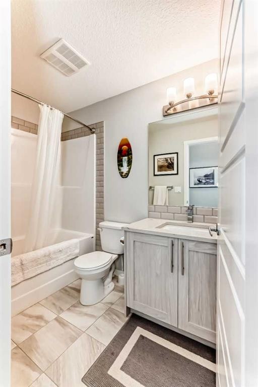 409-4150 Seton Drive Se, Calgary, AB - Indoor Photo Showing Bathroom