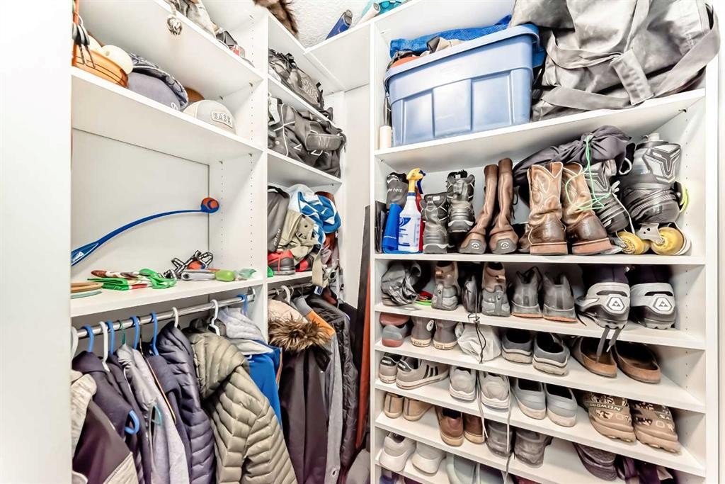 409-4150 Seton Drive Se, Calgary, AB - Indoor With Storage