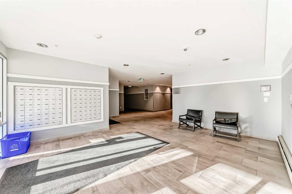 409-4150 Seton Drive Se, Calgary, AB - Indoor