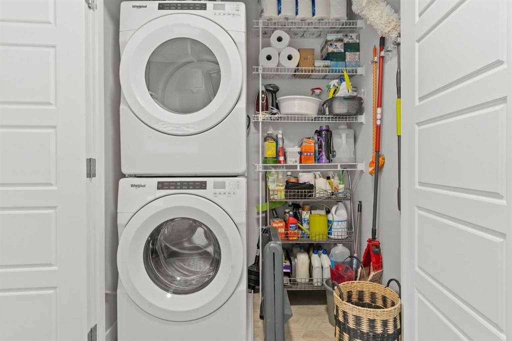 47 Wolf Willow Boulevard Se, Calgary, AB - Indoor Photo Showing Laundry Room