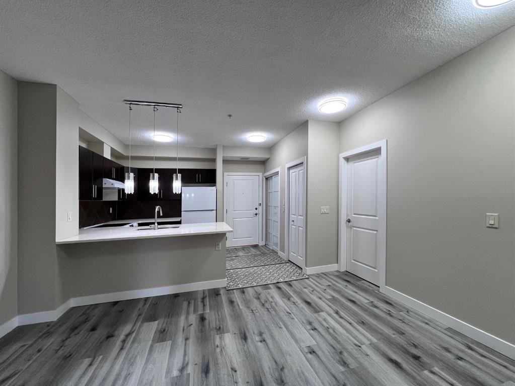 104-2727 28 Avenue Se, Calgary, AB - Indoor Photo Showing Other Room