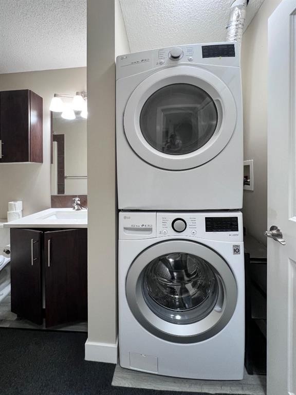 104-2727 28 Avenue Se, Calgary, AB - Indoor Photo Showing Laundry Room