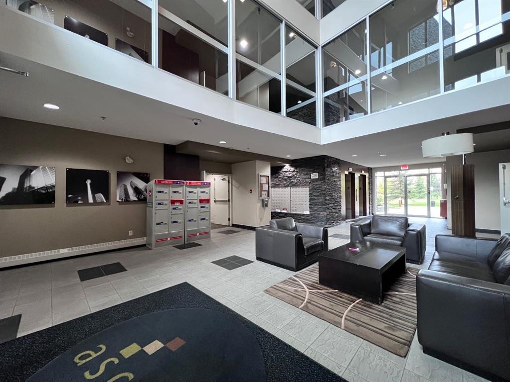 104-2727 28 Avenue Se, Calgary, AB - Indoor Photo Showing Other Room