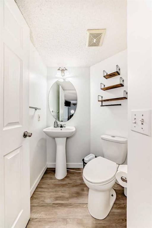 294 Elgin View Se, Calgary, AB - Indoor Photo Showing Bathroom