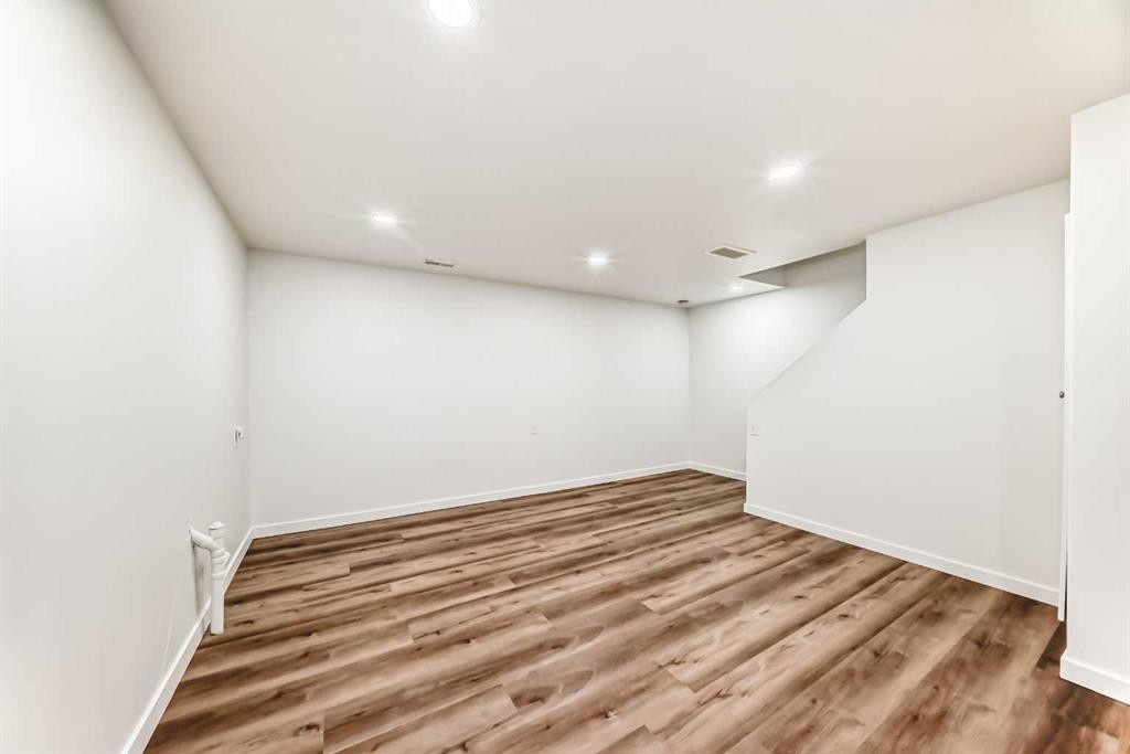 294 Elgin View Se, Calgary, AB - Indoor