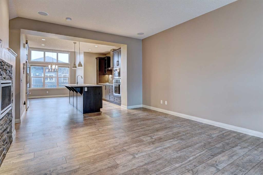 70 Masters Crescent Se, Calgary, AB - Indoor Photo Showing Kitchen
