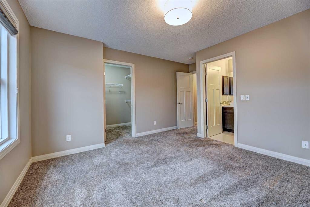 70 Masters Crescent Se, Calgary, AB - Indoor Photo Showing Other Room