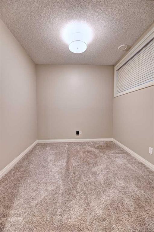 70 Masters Crescent Se, Calgary, AB - Indoor Photo Showing Other Room