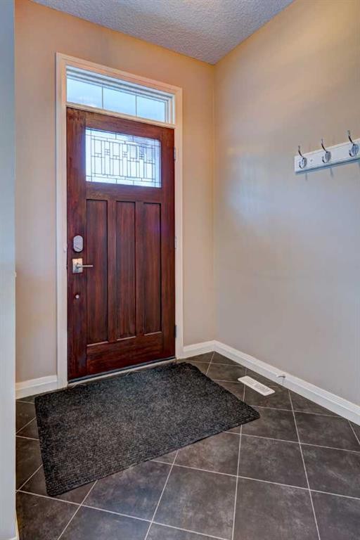 70 Masters Crescent Se, Calgary, AB - Indoor Photo Showing Other Room