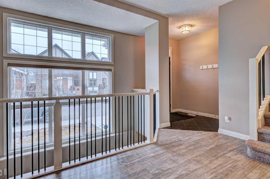 70 Masters Crescent Se, Calgary, AB - Indoor Photo Showing Other Room