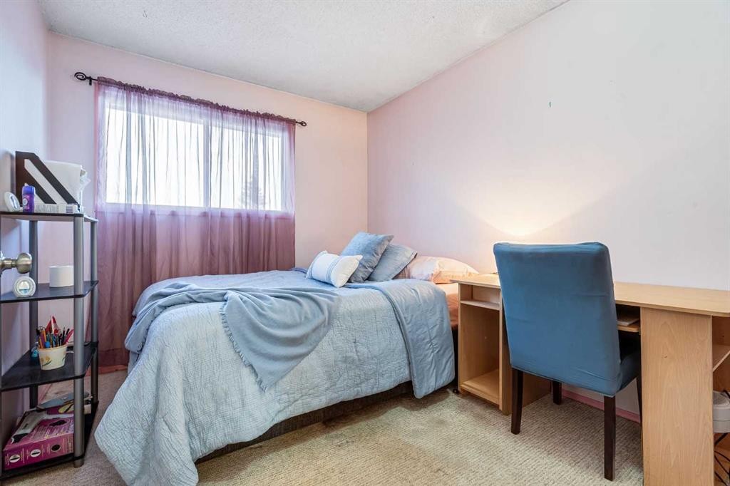 6 Castleglen Road Ne, Calgary, AB - Indoor Photo Showing Bedroom