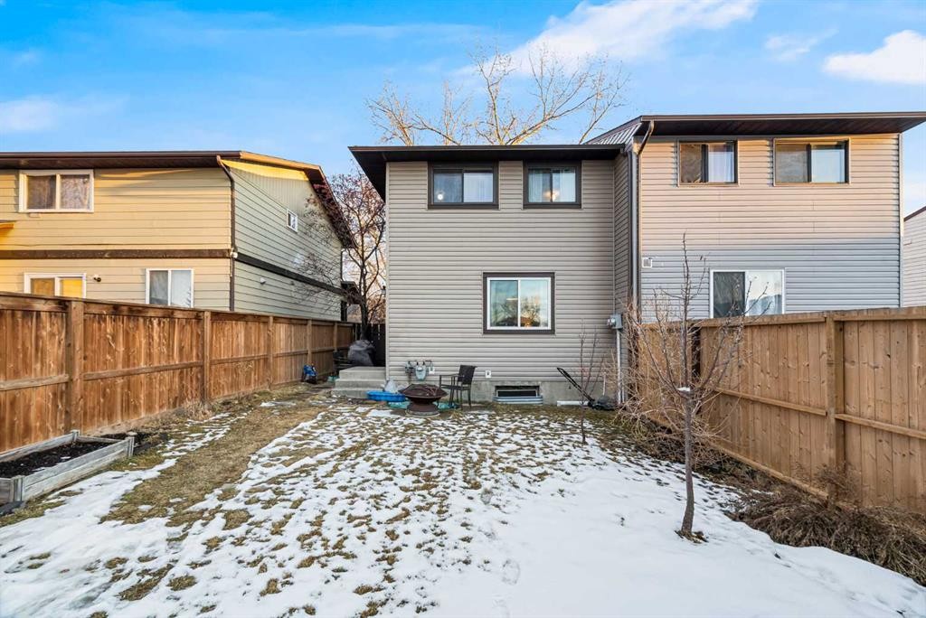 6 Castleglen Road Ne, Calgary, AB - Outdoor With Exterior