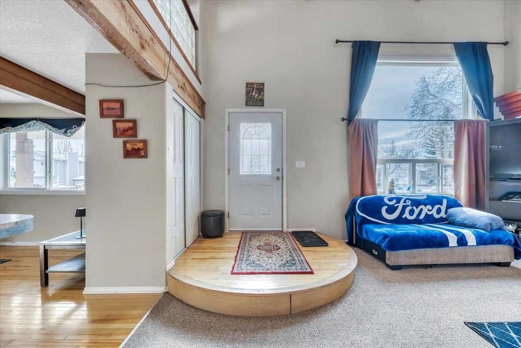 427 Cole Crescent, Carseland, AB - Indoor Photo Showing Bedroom