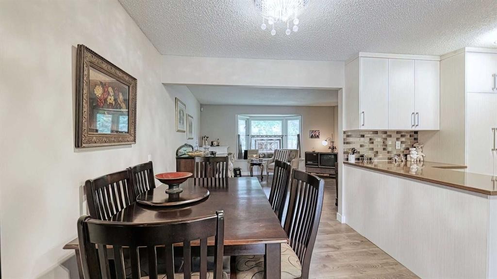 7508 7 Street Nw, Calgary, AB - Indoor Photo Showing Dining Room