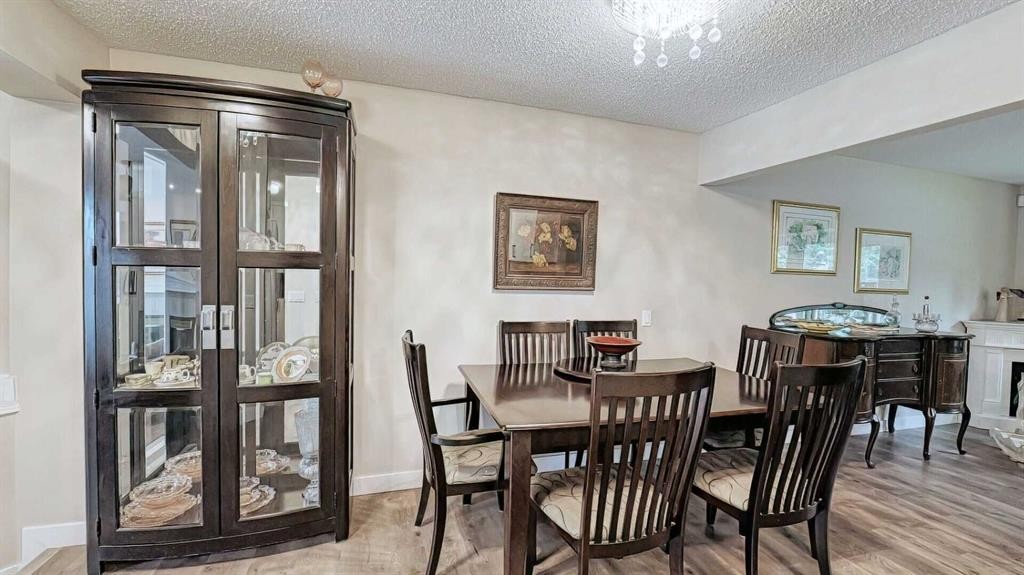 7508 7 Street Nw, Calgary, AB - Indoor Photo Showing Dining Room