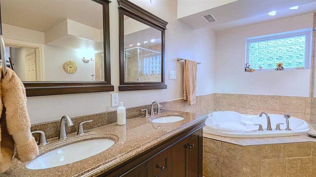 7508 7 Street Nw, Calgary, AB - Indoor Photo Showing Bathroom