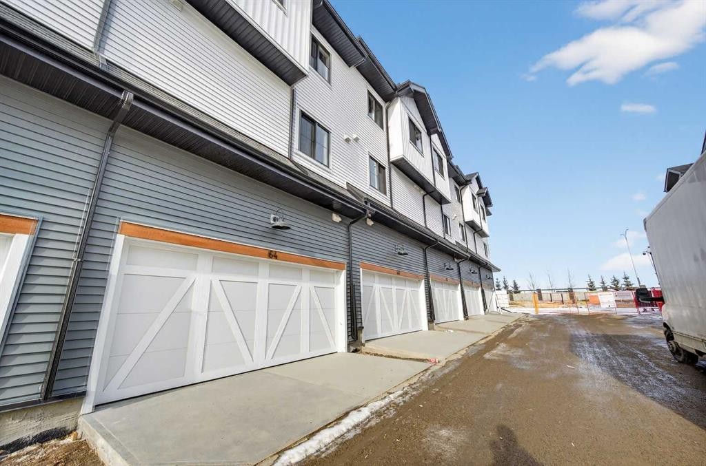 64 Creekside Drive Sw, Calgary, AB - Outdoor With Exterior