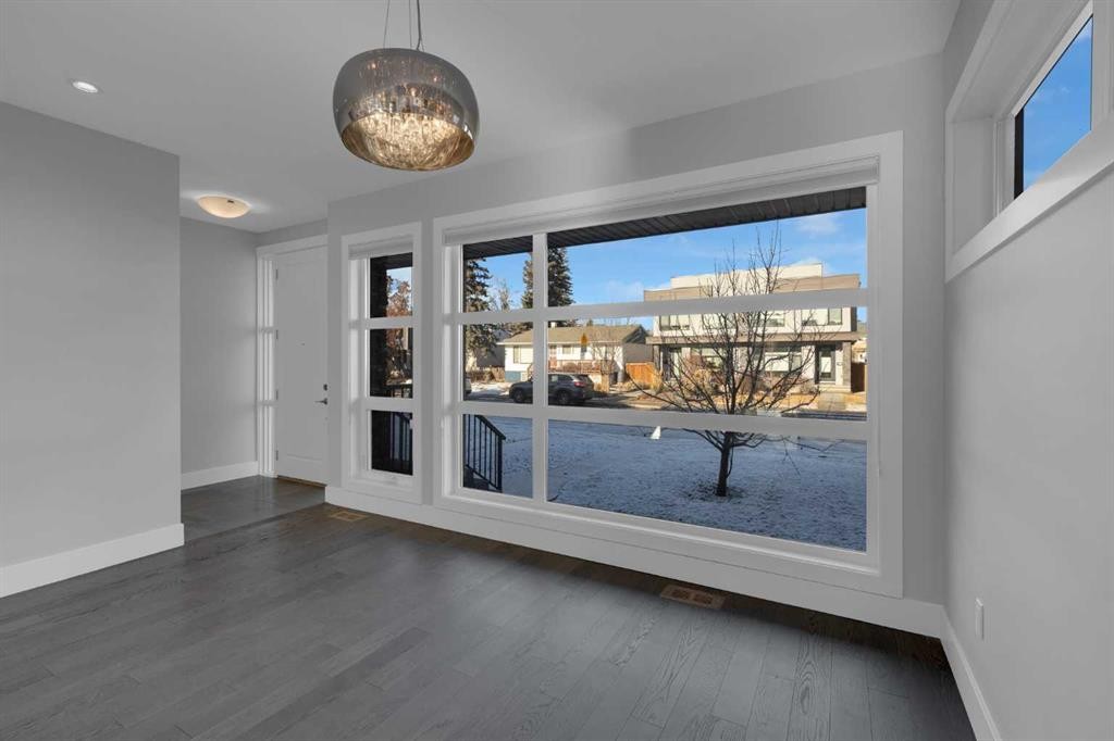 2319 23 Avenue Sw, Calgary, AB - Indoor Photo Showing Other Room