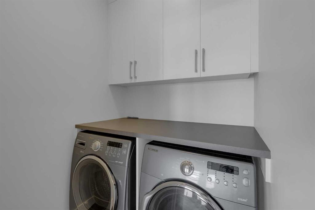 2319 23 Avenue Sw, Calgary, AB - Indoor Photo Showing Laundry Room