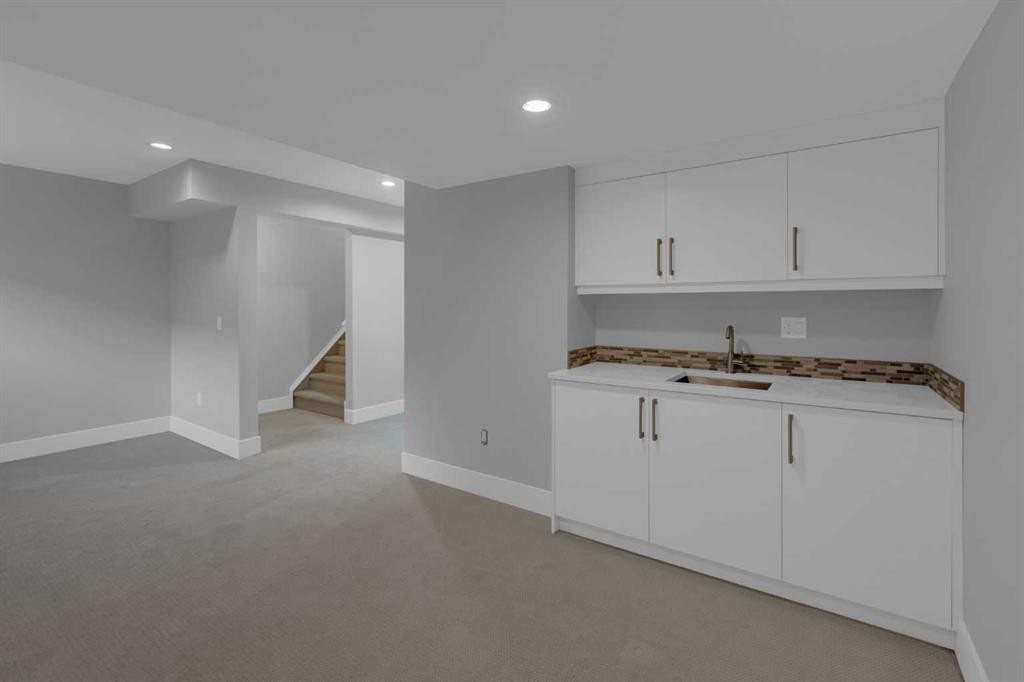 2319 23 Avenue Sw, Calgary, AB - Indoor