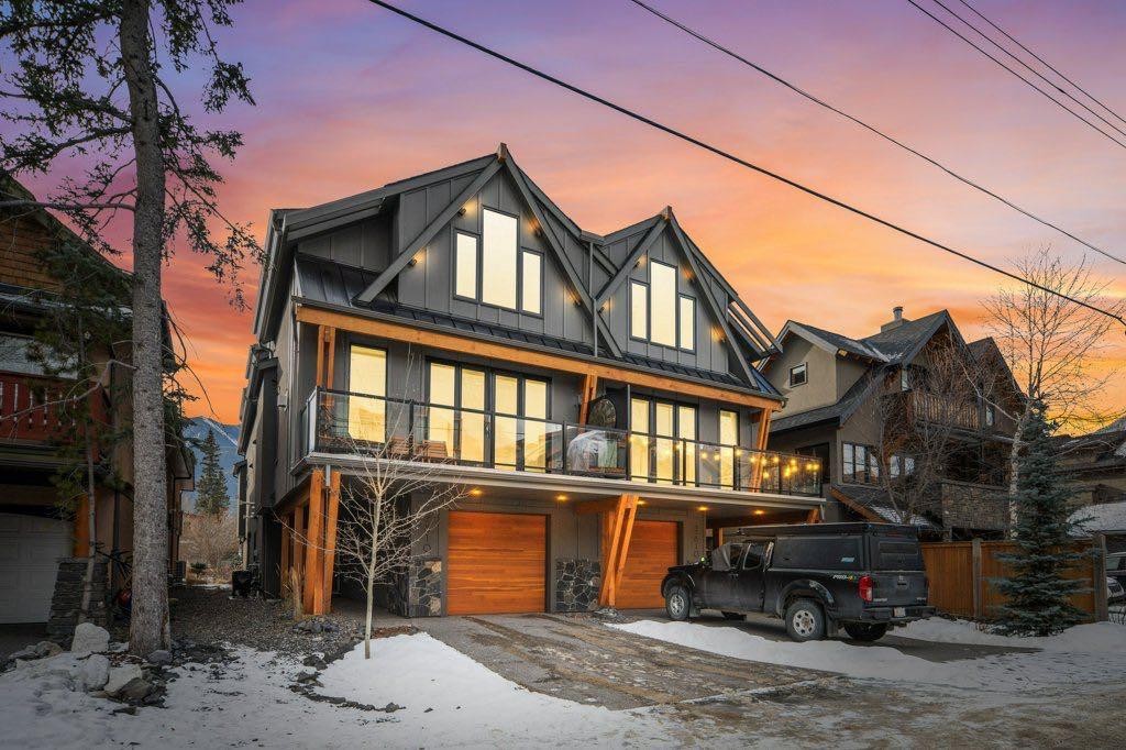 4-810 3Rd Street, Canmore, AB - Outdoor