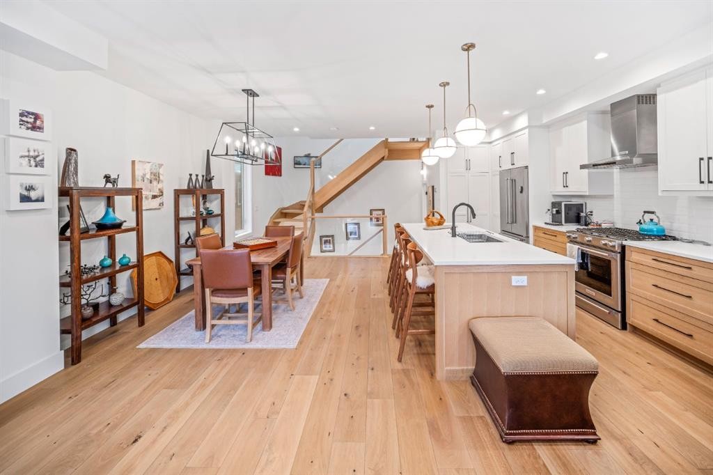 4-810 3Rd Street, Canmore, AB - Indoor Photo Showing Kitchen With Upgraded Kitchen