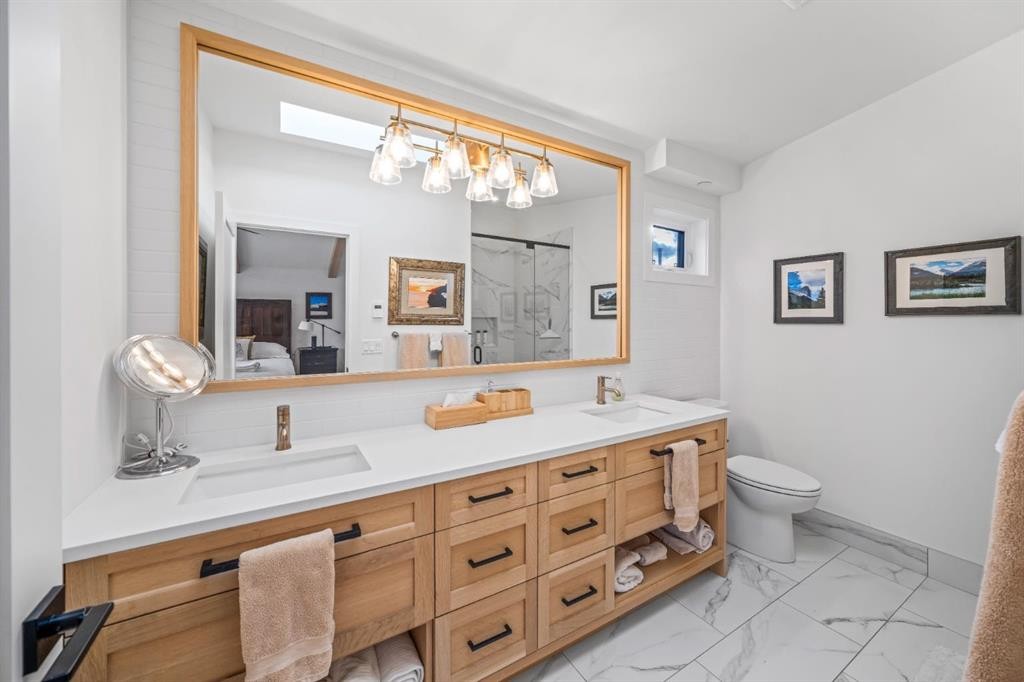 4-810 3Rd Street, Canmore, AB - Indoor Photo Showing Bathroom