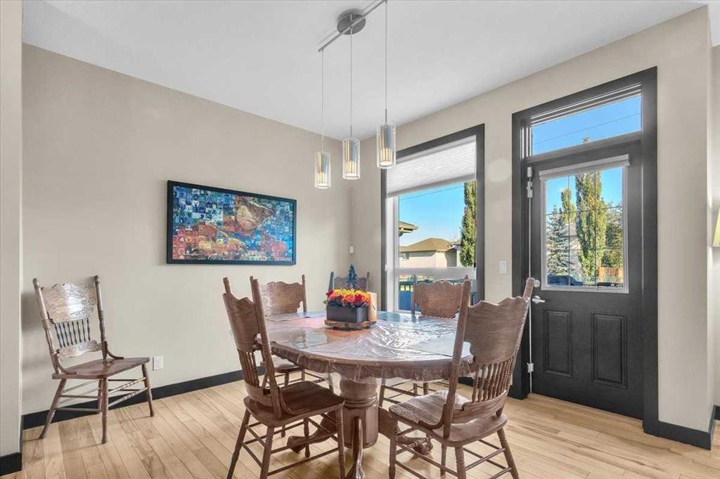 58 Valley Pointe Way Nw, Calgary, AB - Indoor Photo Showing Dining Room