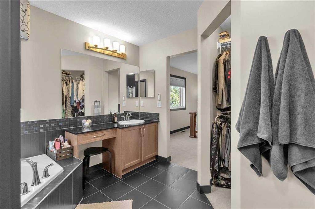 58 Valley Pointe Way Nw, Calgary, AB - Indoor