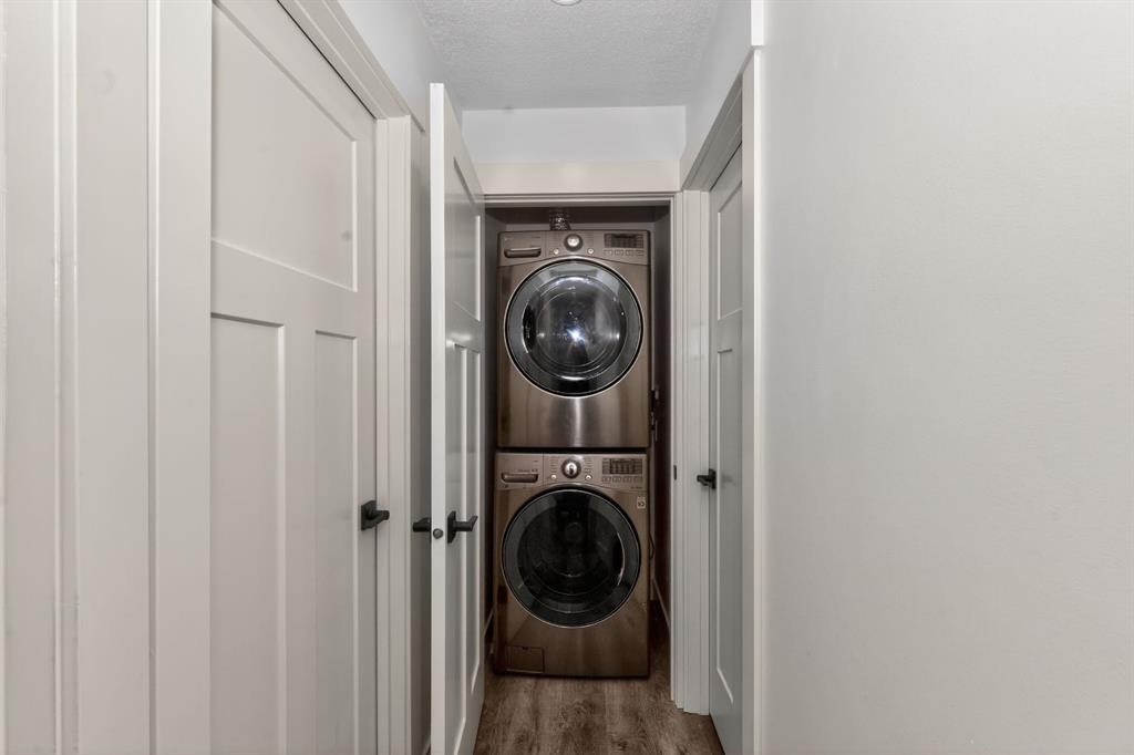 432 Ogden Drive Se, Calgary, AB - Indoor Photo Showing Laundry Room