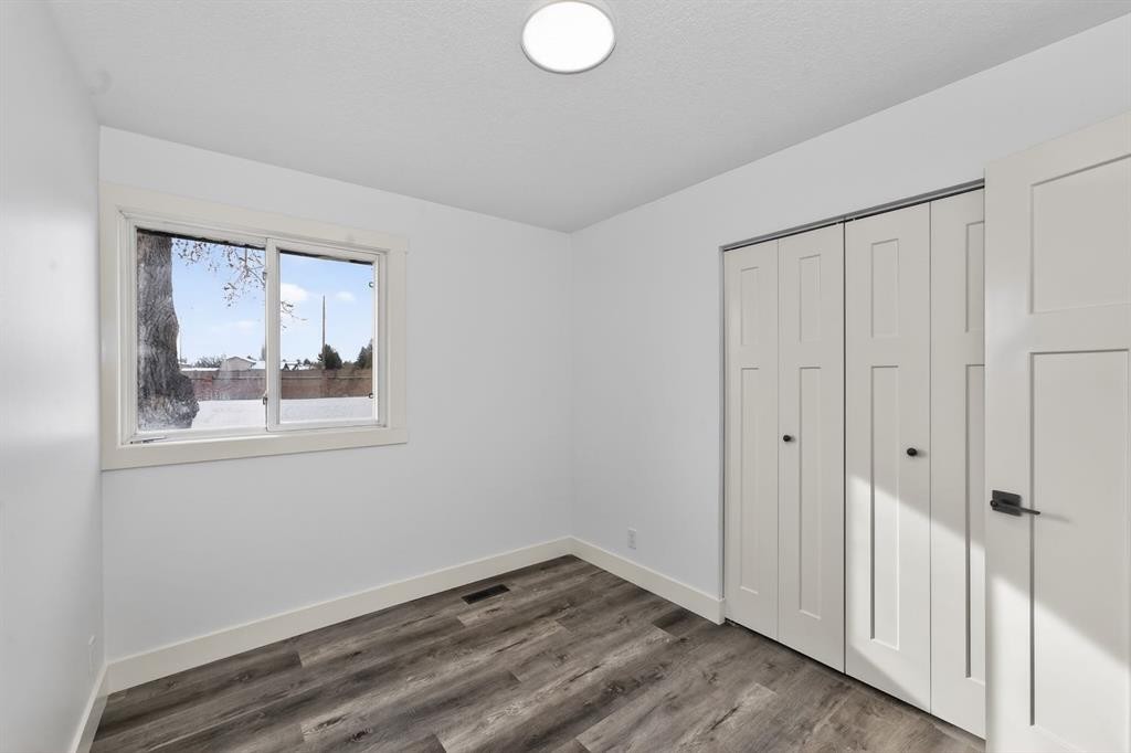 432 Ogden Drive Se, Calgary, AB - Indoor Photo Showing Other Room