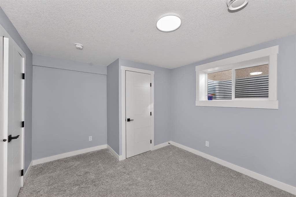 432 Ogden Drive Se, Calgary, AB - Indoor Photo Showing Other Room