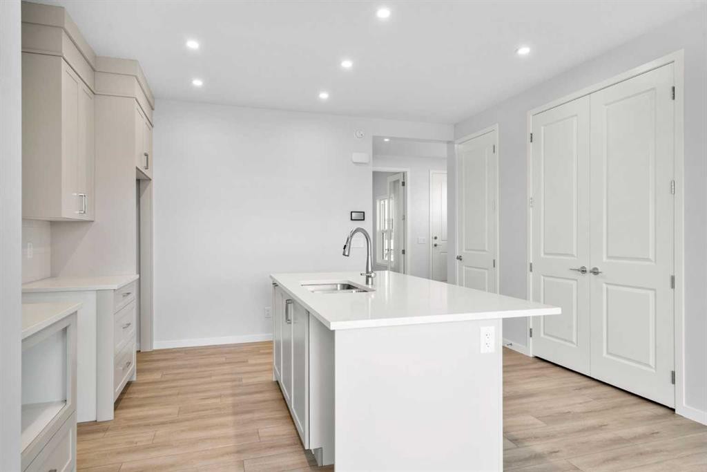 659 Buffaloberry Manor Se, Calgary, AB - Indoor Photo Showing Kitchen