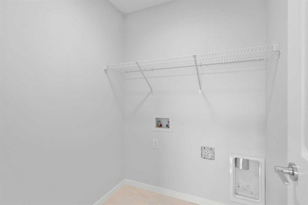 659 Buffaloberry Manor Se, Calgary, AB - Indoor With Storage