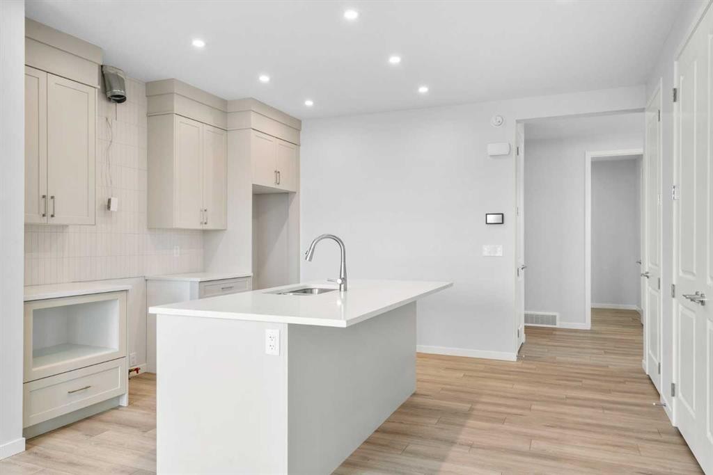 659 Buffaloberry Manor Se, Calgary, AB - Indoor Photo Showing Kitchen