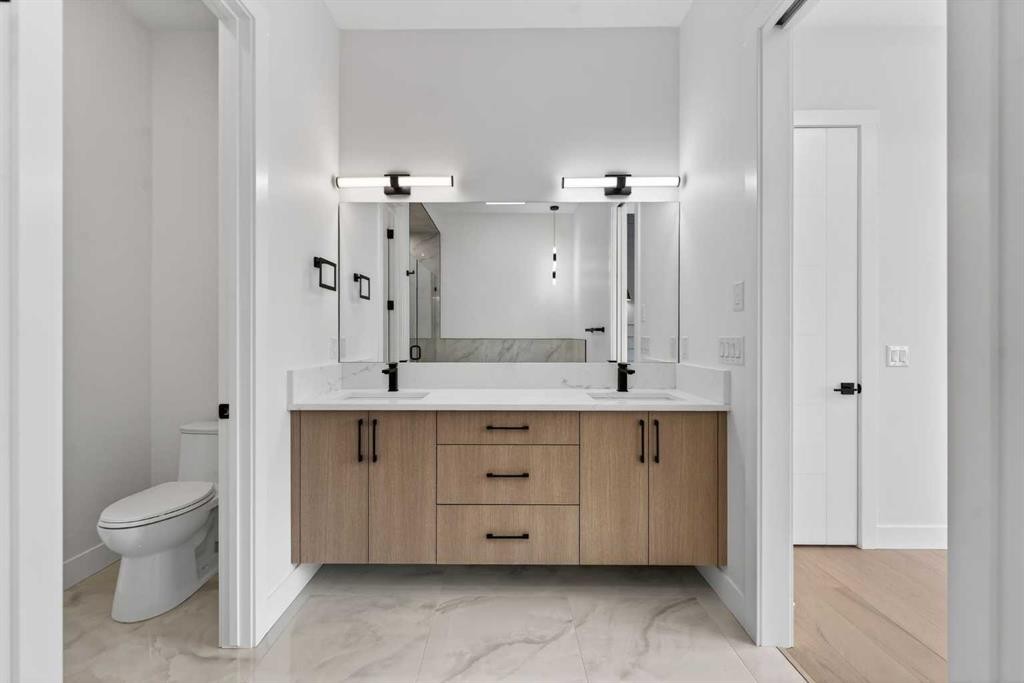 32 Lakes Estates Circle, Strathmore, AB - Indoor Photo Showing Bathroom