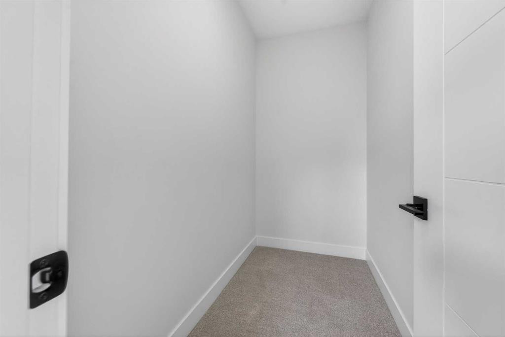 32 Lakes Estates Circle, Strathmore, AB - Indoor Photo Showing Other Room