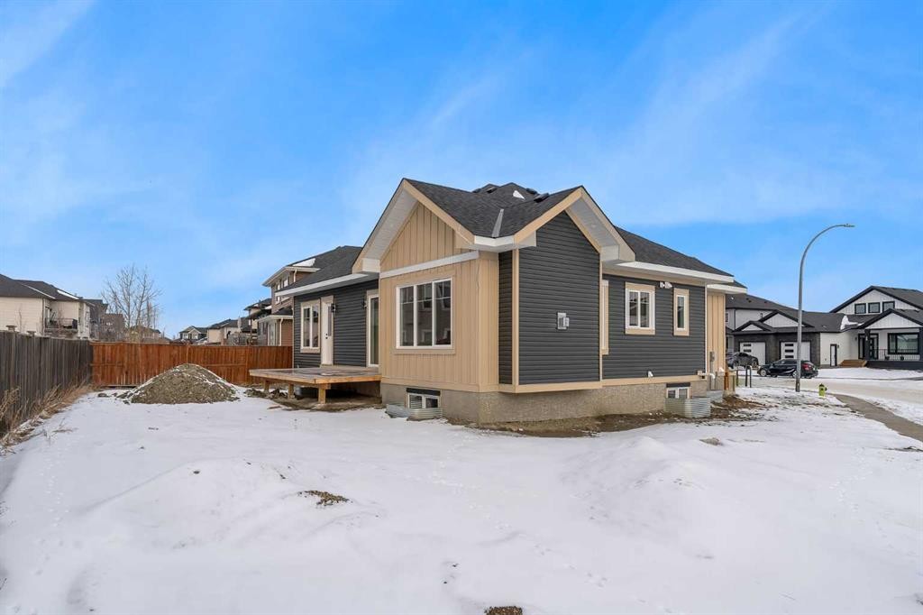 32 Lakes Estates Circle, Strathmore, AB - Outdoor