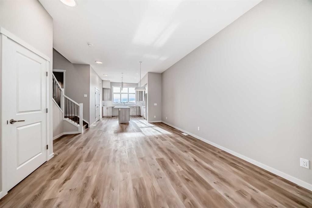 123 Sawgrass Gate Nw, Airdrie, AB - Indoor Photo Showing Other Room