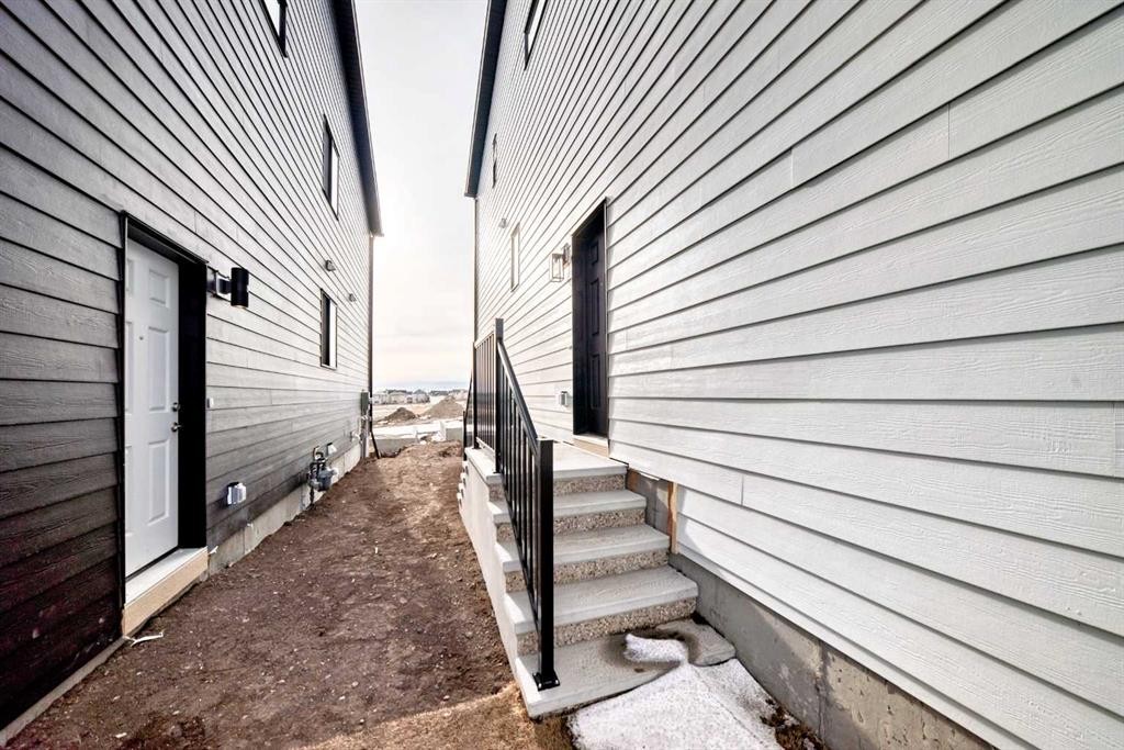 123 Sawgrass Gate Nw, Airdrie, AB - Outdoor With Exterior