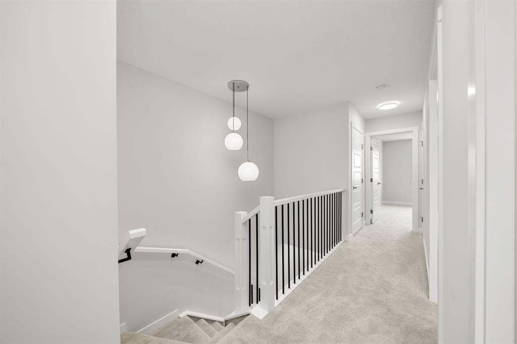 17 Sora Gate Se, Calgary, AB - Indoor Photo Showing Other Room