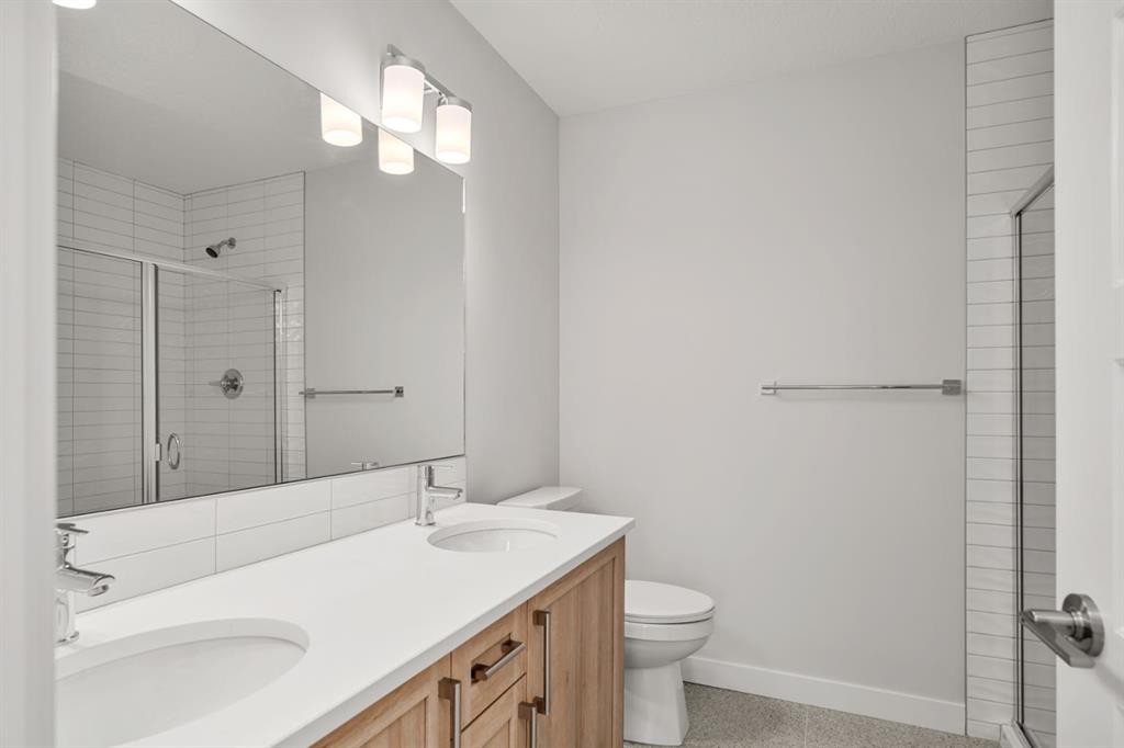 17 Sora Gate Se, Calgary, AB - Indoor Photo Showing Bathroom