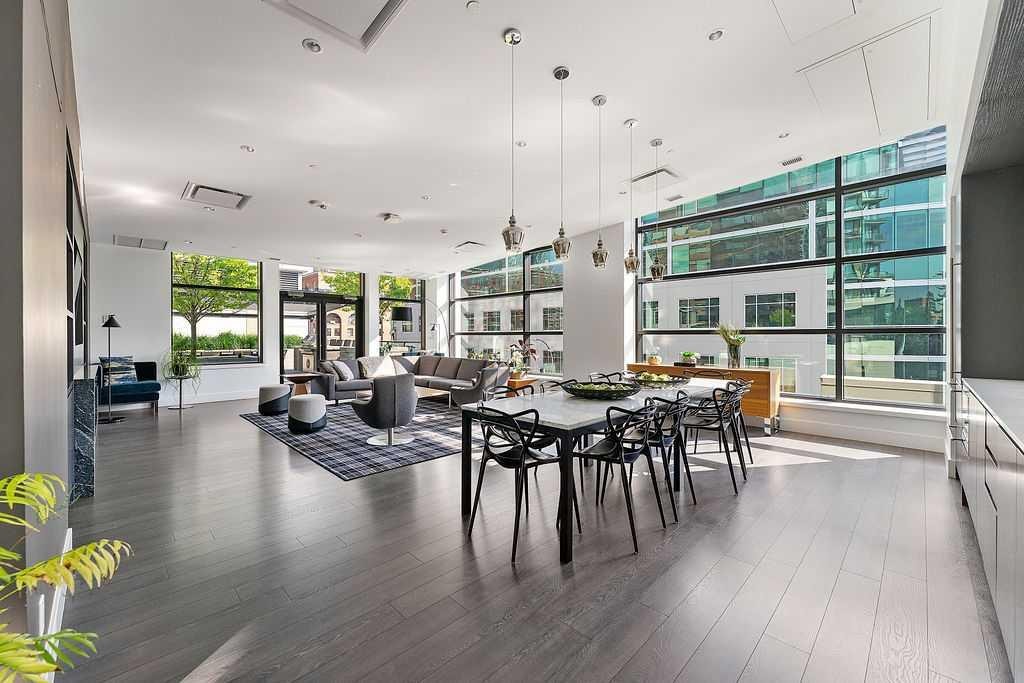 2705-310 12 Avenue Sw, Calgary, AB - Indoor